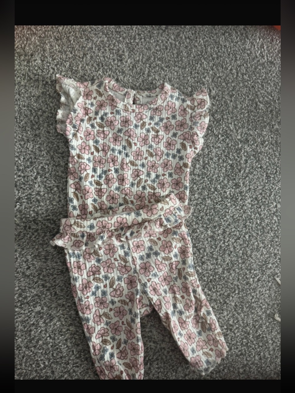 Newborn outfit